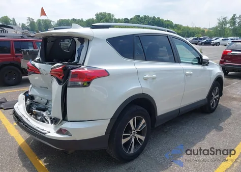 2018 Toyota Rav4 Xle z USA, uszkodzony, nr VIN 2T3RFREV3JW846330